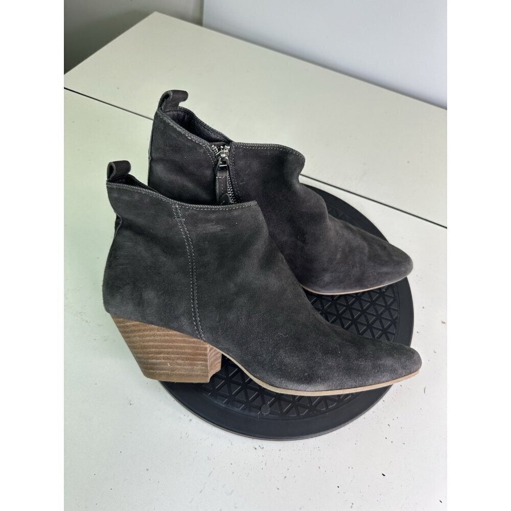 Dolce Vita Size 9.5 Gray Suede Upper Ankle Boots